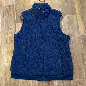 NWOT Time and Tru Vest Large